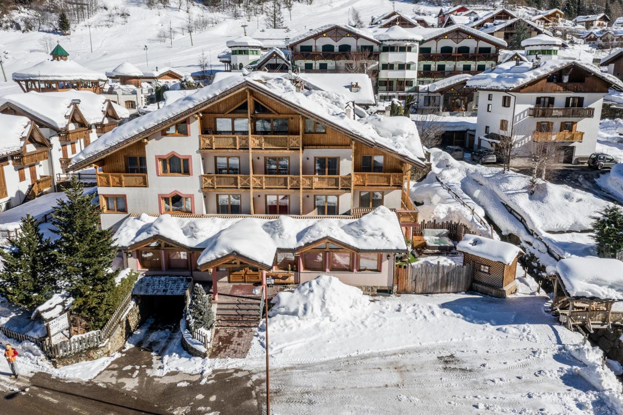 Active Hotel Gran Zebru' Cogolo Exterior photo