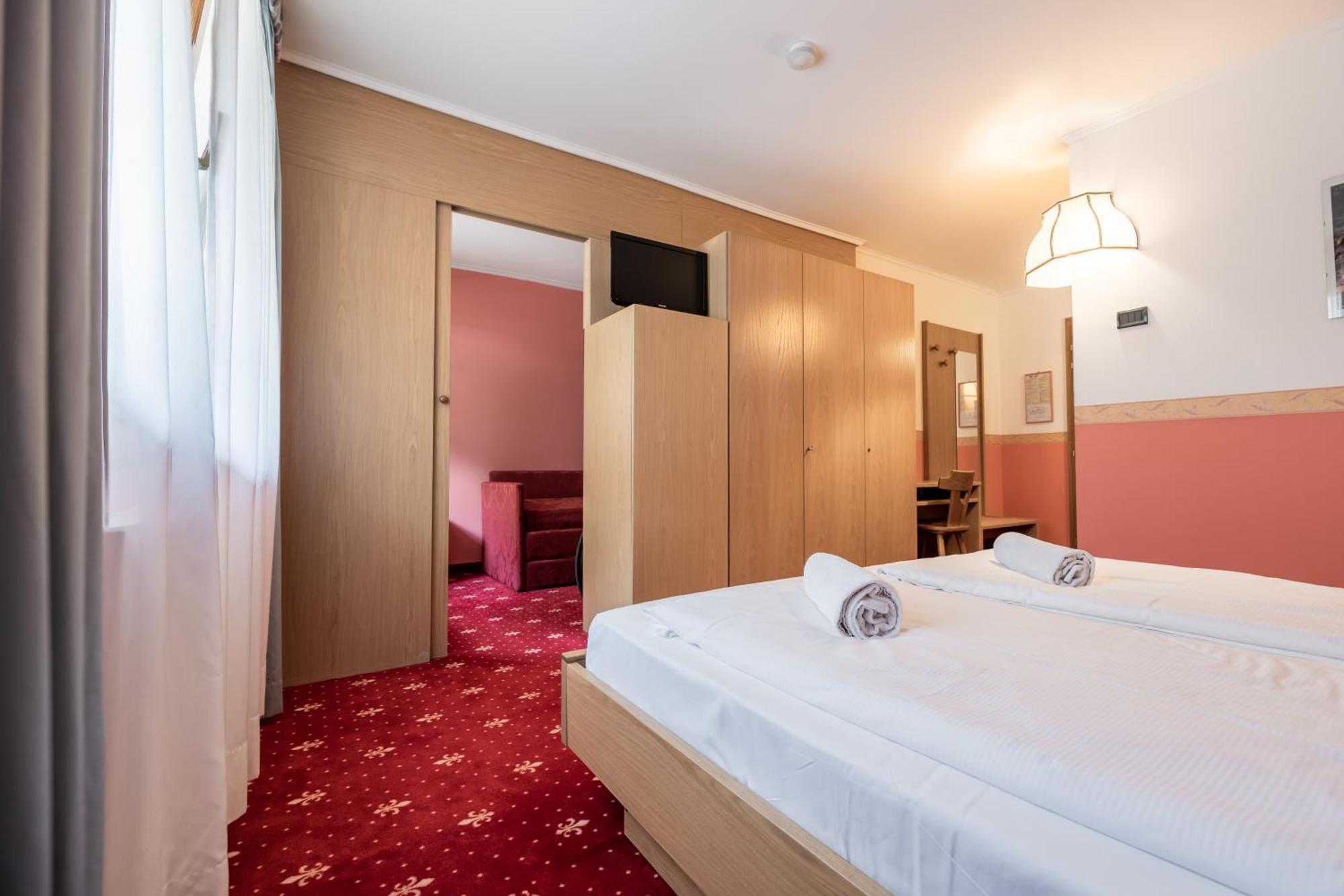 Active Hotel Gran Zebru' Cogolo Exterior photo