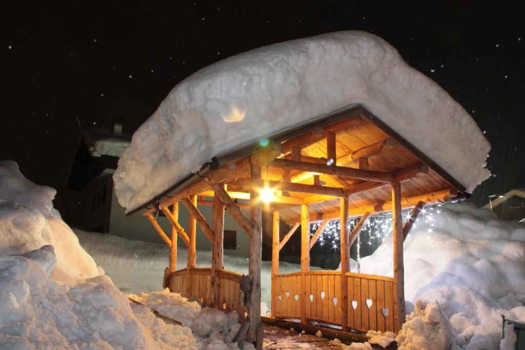 Active Hotel Gran Zebru' Cogolo Exterior photo